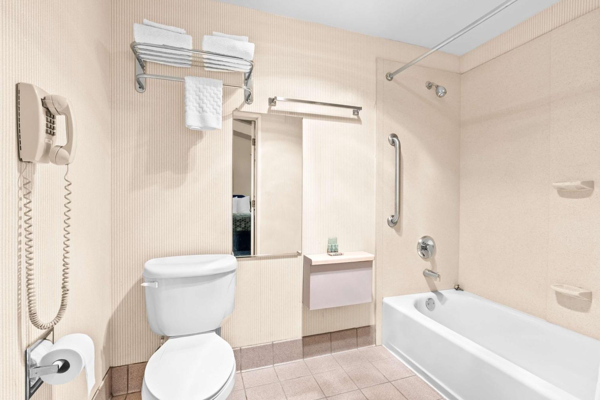 Surestay Hotel By Best Western Кастро-Валлі Екстер'єр фото